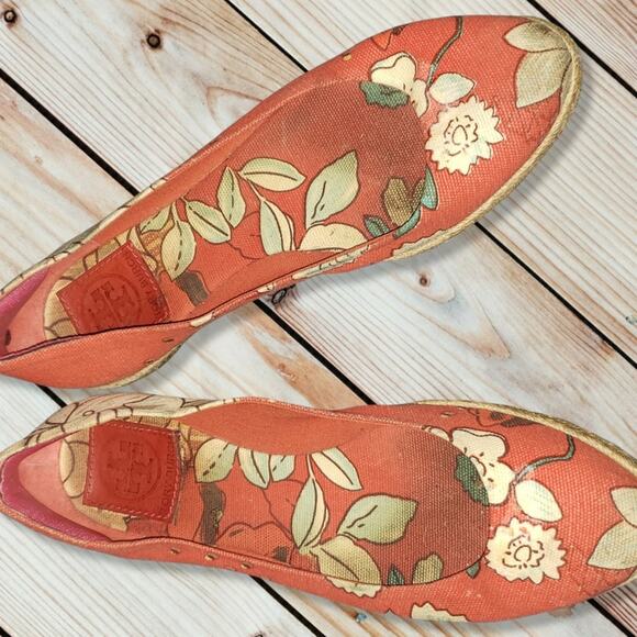 EUC Tory Burch Tropical Floral Print Coral/Sage/Cream Espadrille flats. Size 7. - Picture 1 of 13